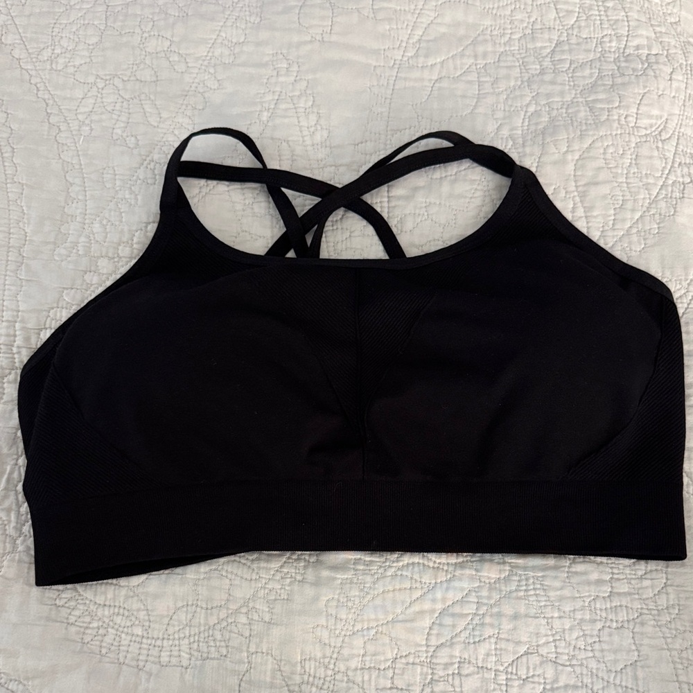 😊Soma Black Strappy Crisscross Sports Bra